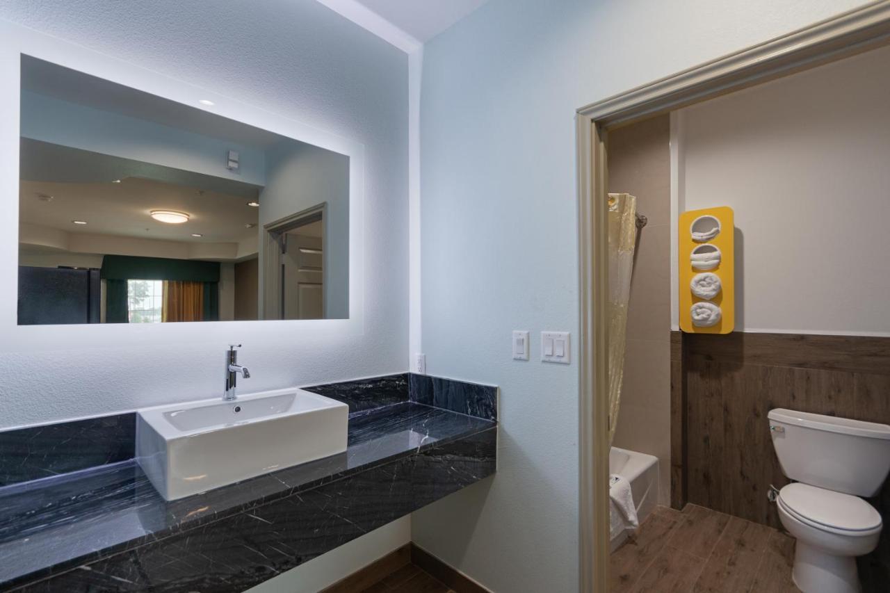 Baymont By Wyndham Kingwood Houston